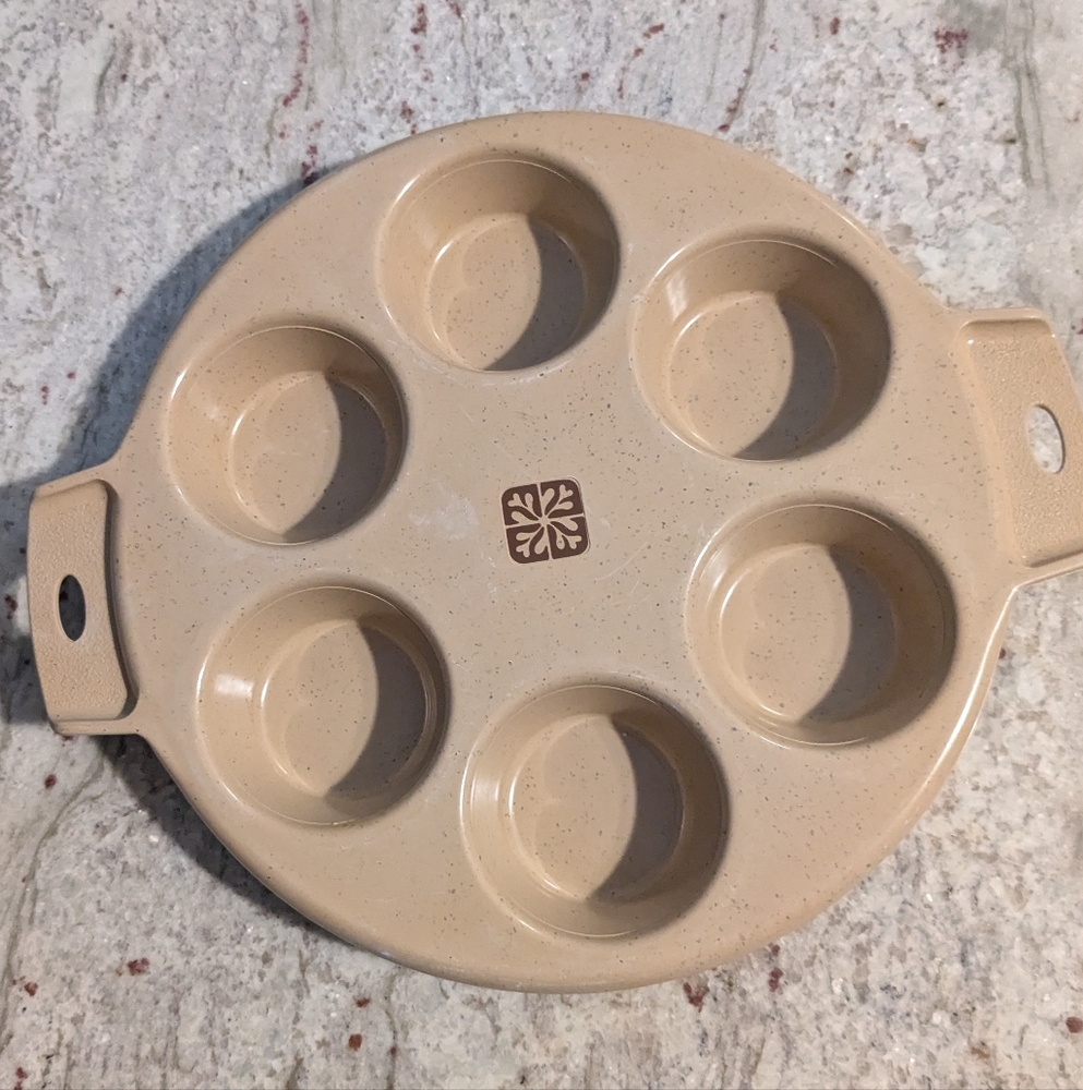 Vintage LittonWare Six Compartment Muffin Or Egg Pan Microwave Cookware EUC